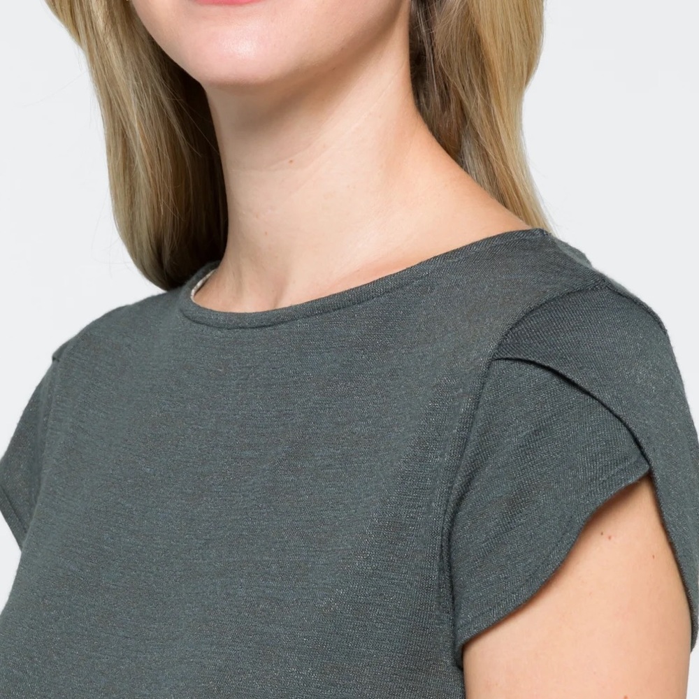 Bravyan Button Back Detail Knit Top